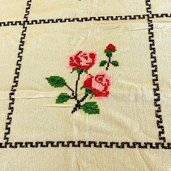 VINTAGE Handmade Rose Cross Stitch Needlepoint 3 Piece Twin Coverlet Bed Set - Picture 6 of 8